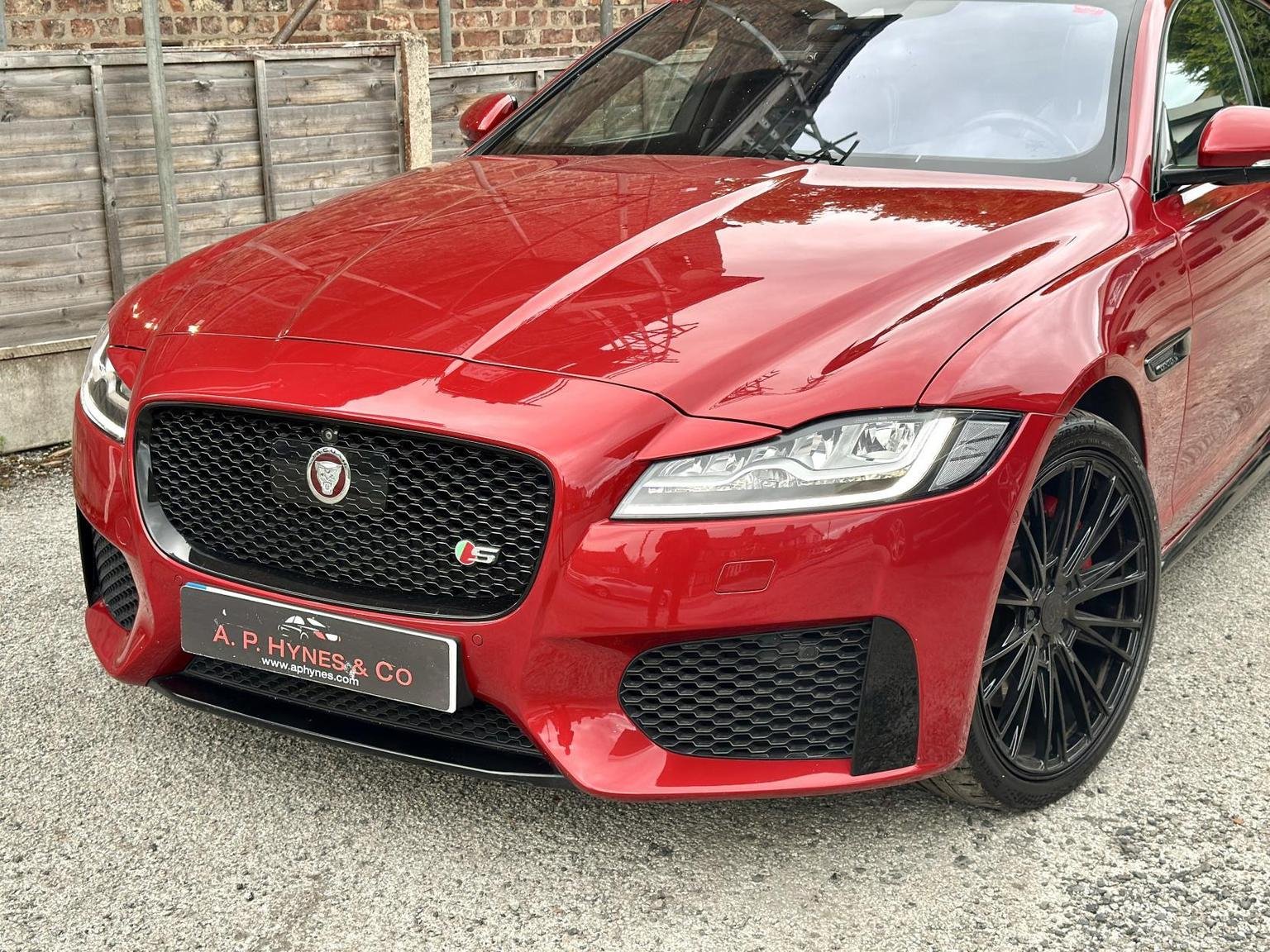 Jaguar XF