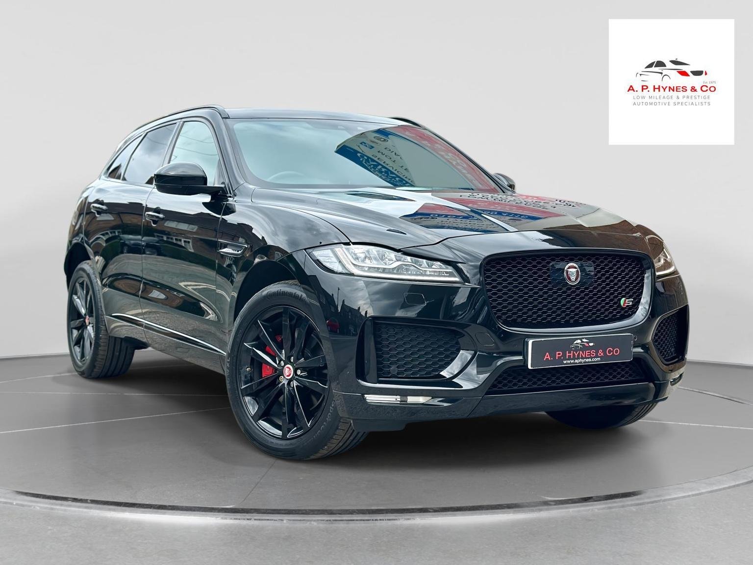 Jaguar F Pace