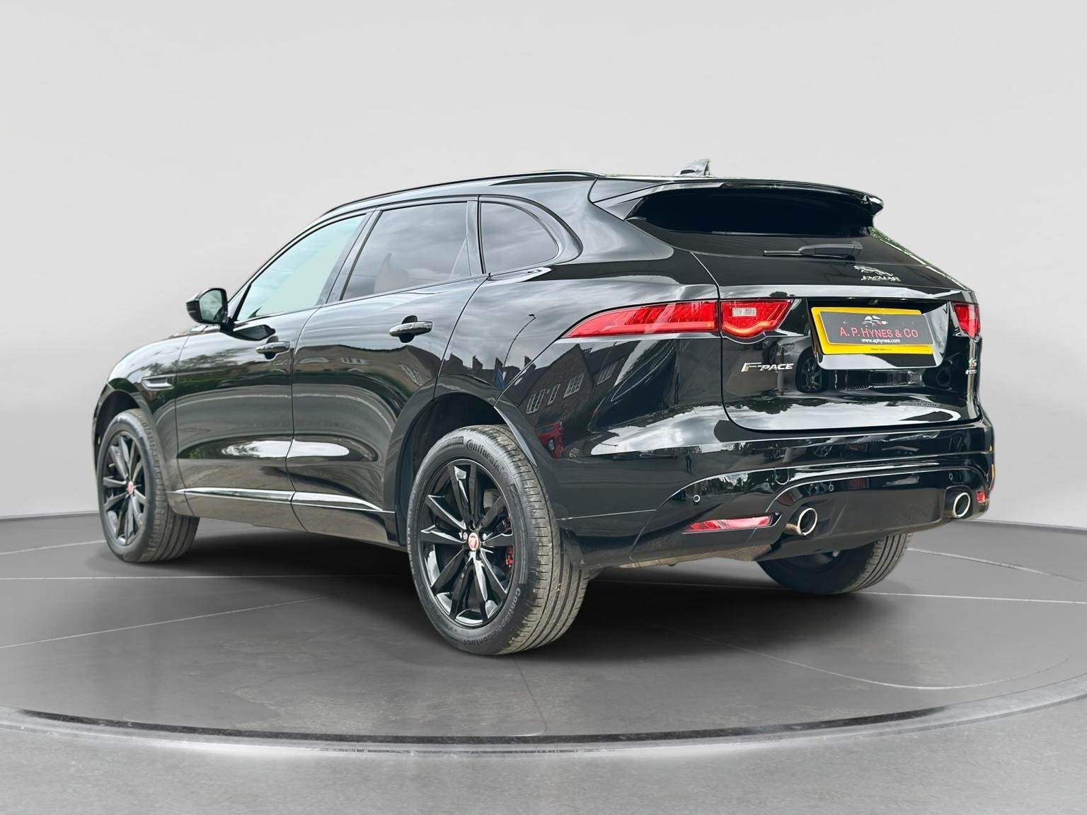 Jaguar F Pace