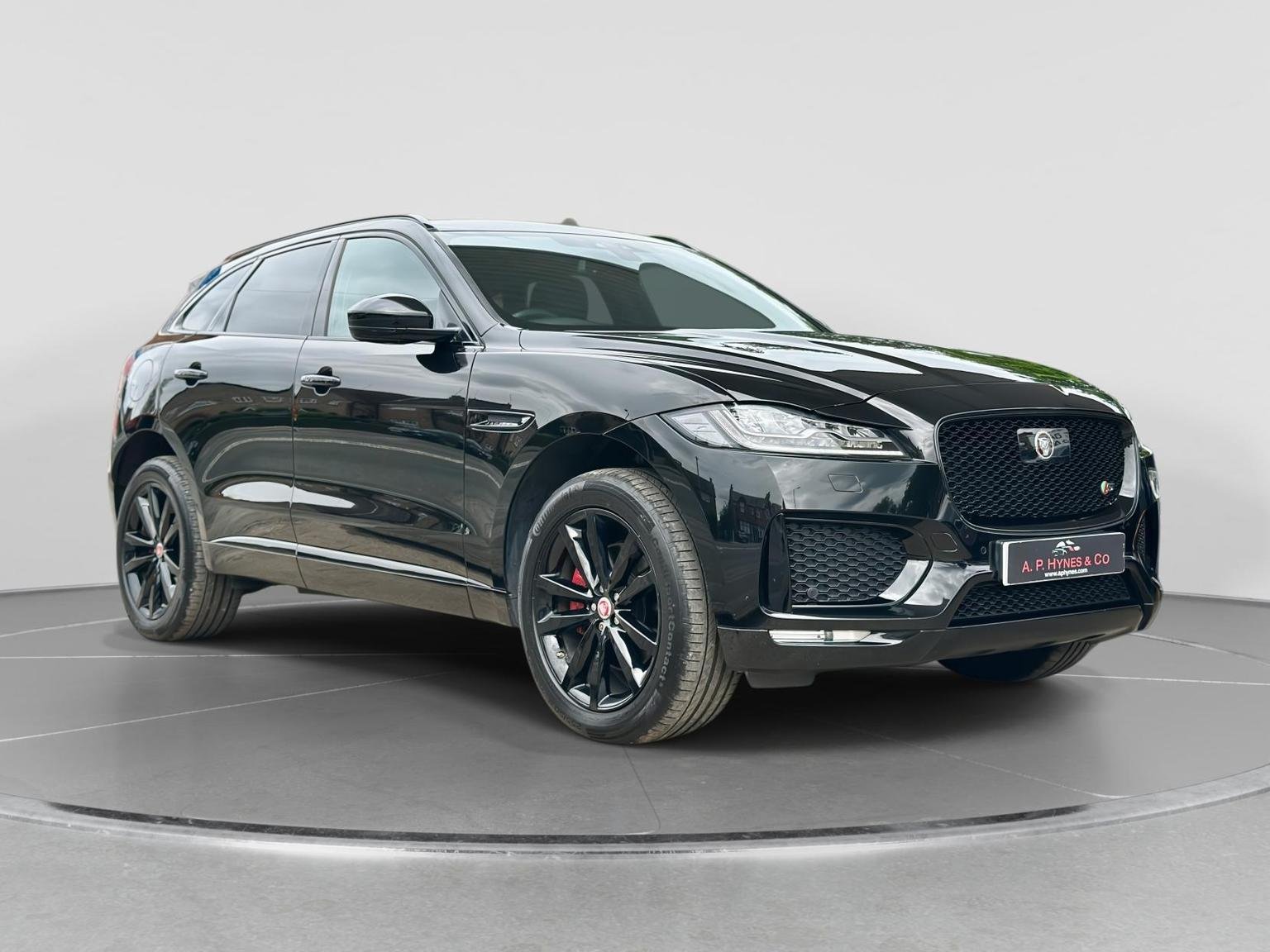 Jaguar F Pace
