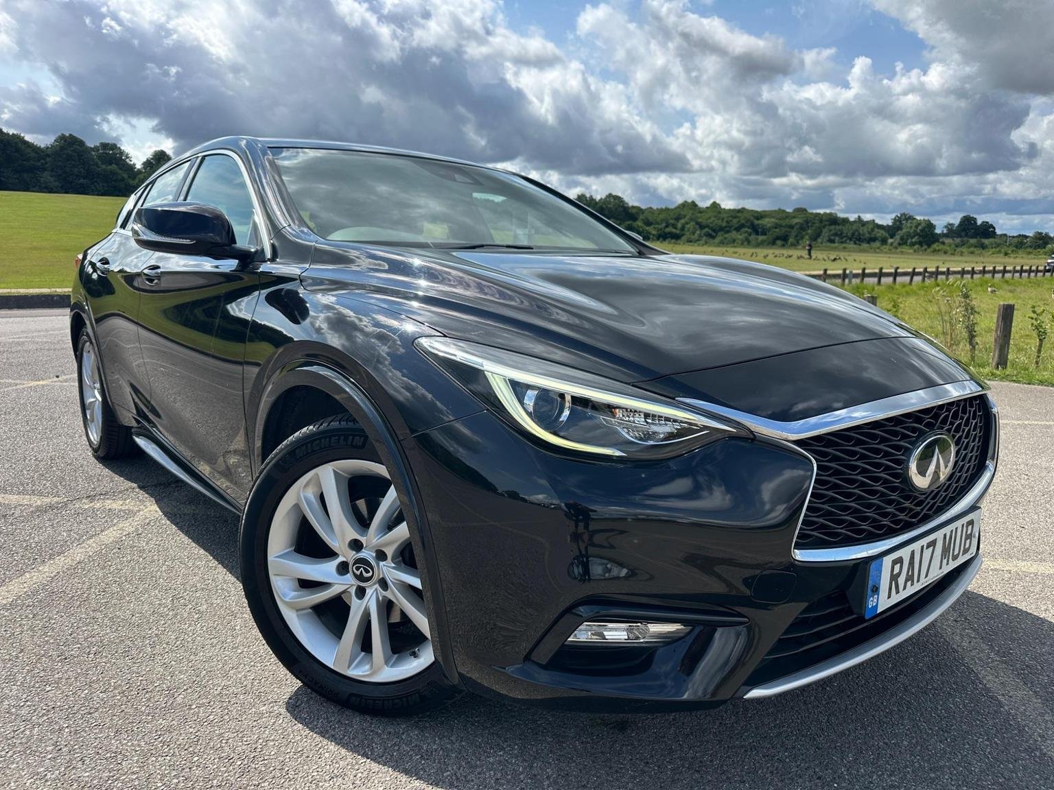 Infiniti Q30