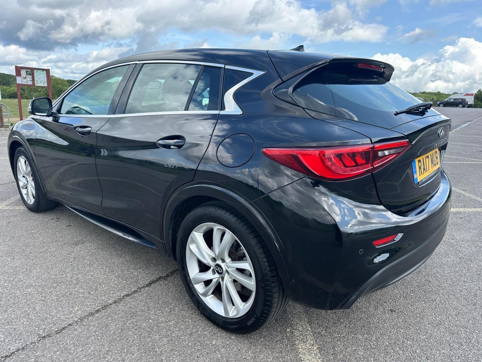 Infiniti Q30