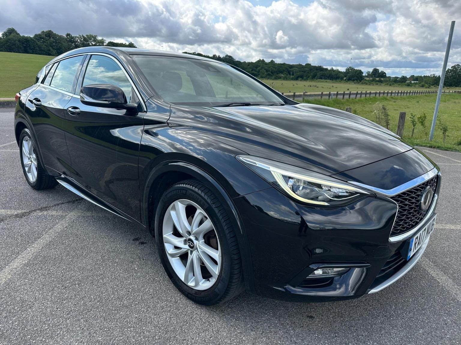 Infiniti Q30