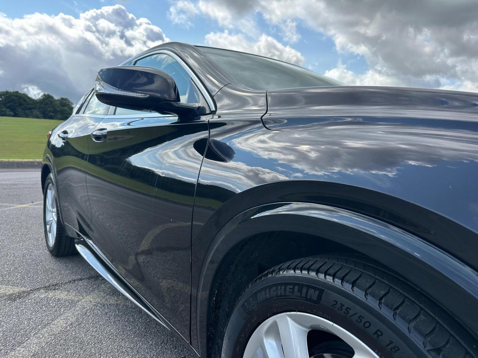 Infiniti Q30