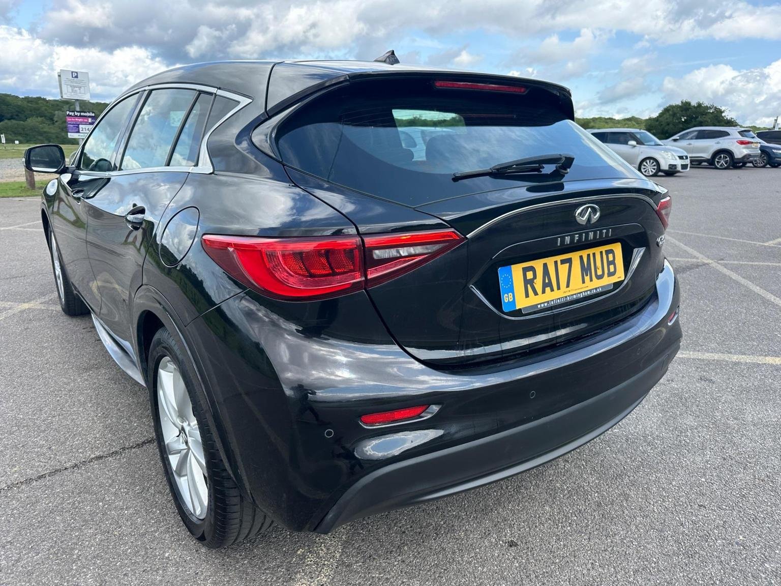 Infiniti Q30