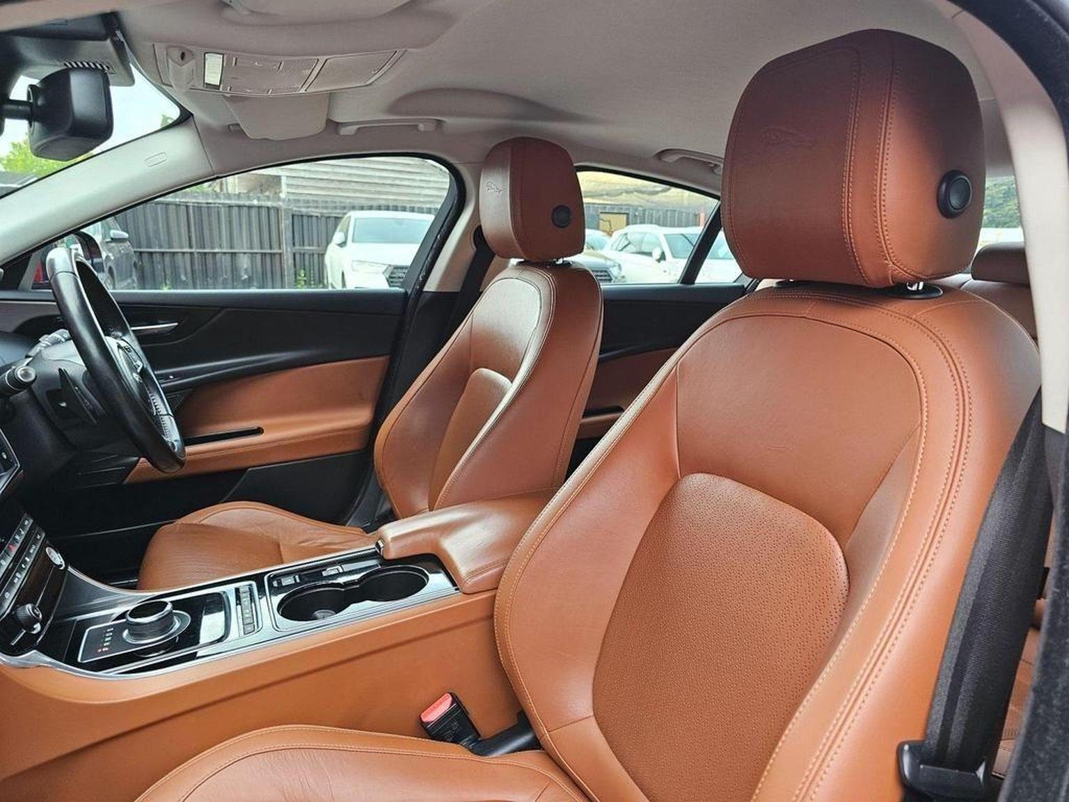 Jaguar XE