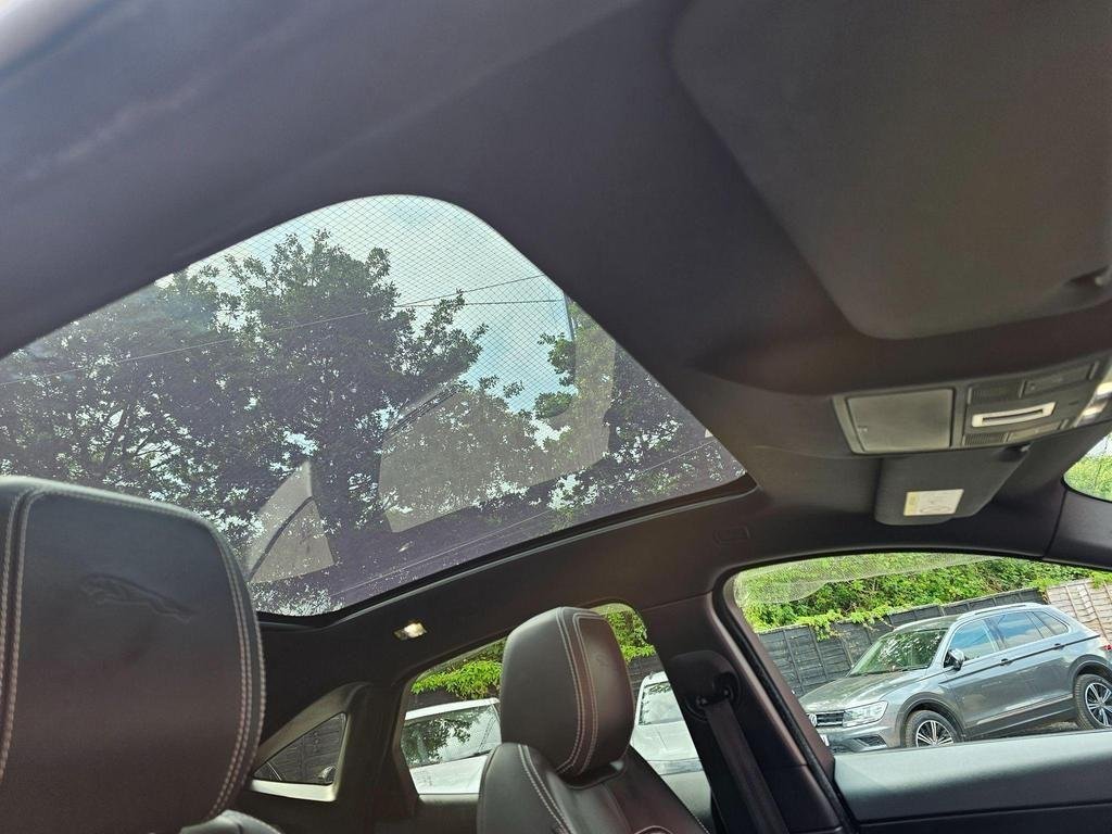Jaguar E Pace