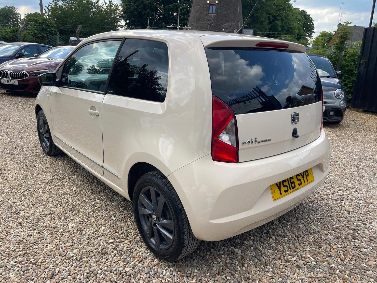 SEAT Mii
