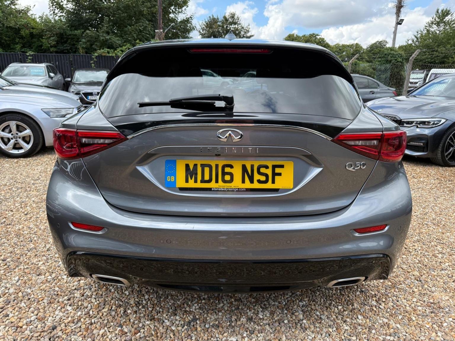 Infiniti Q30