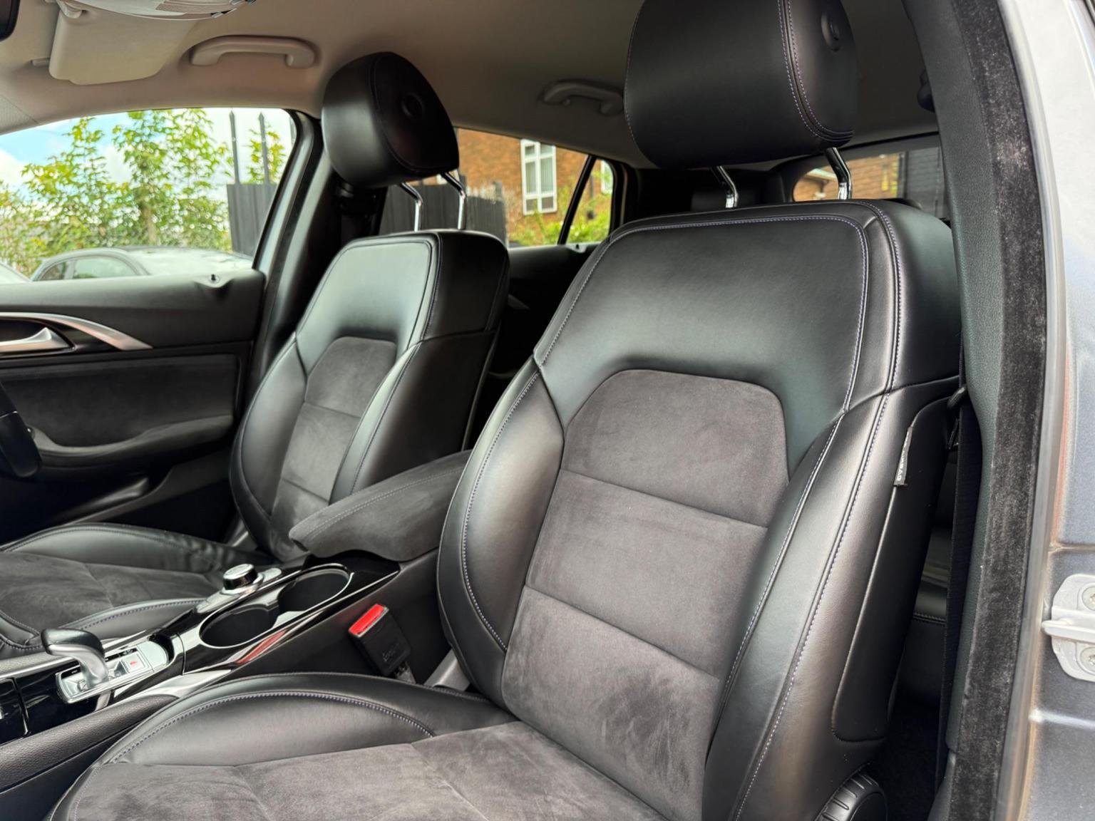 Infiniti Q30