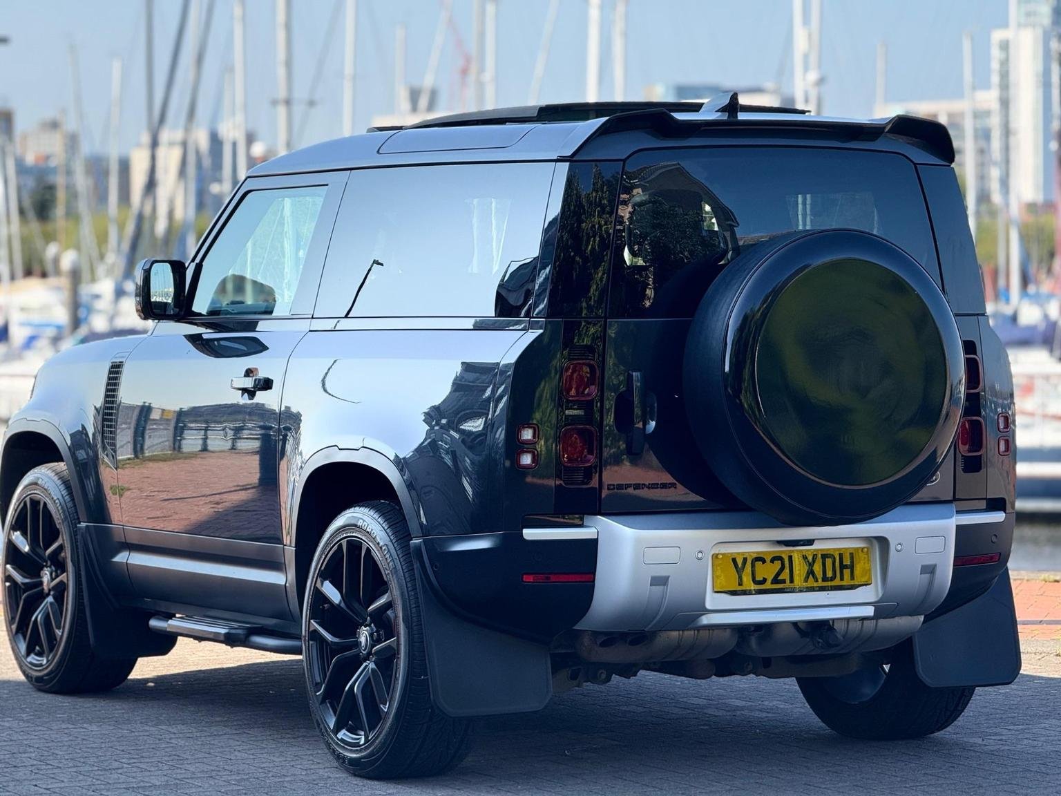 Land Rover 90