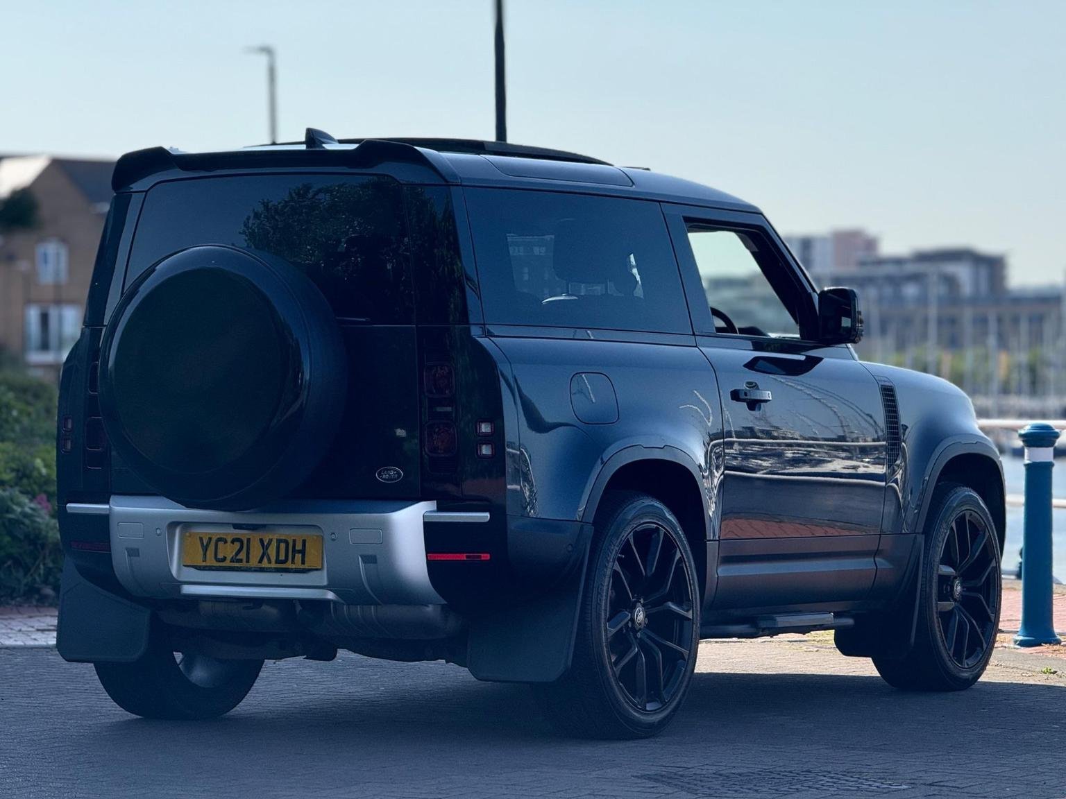 Land Rover 90