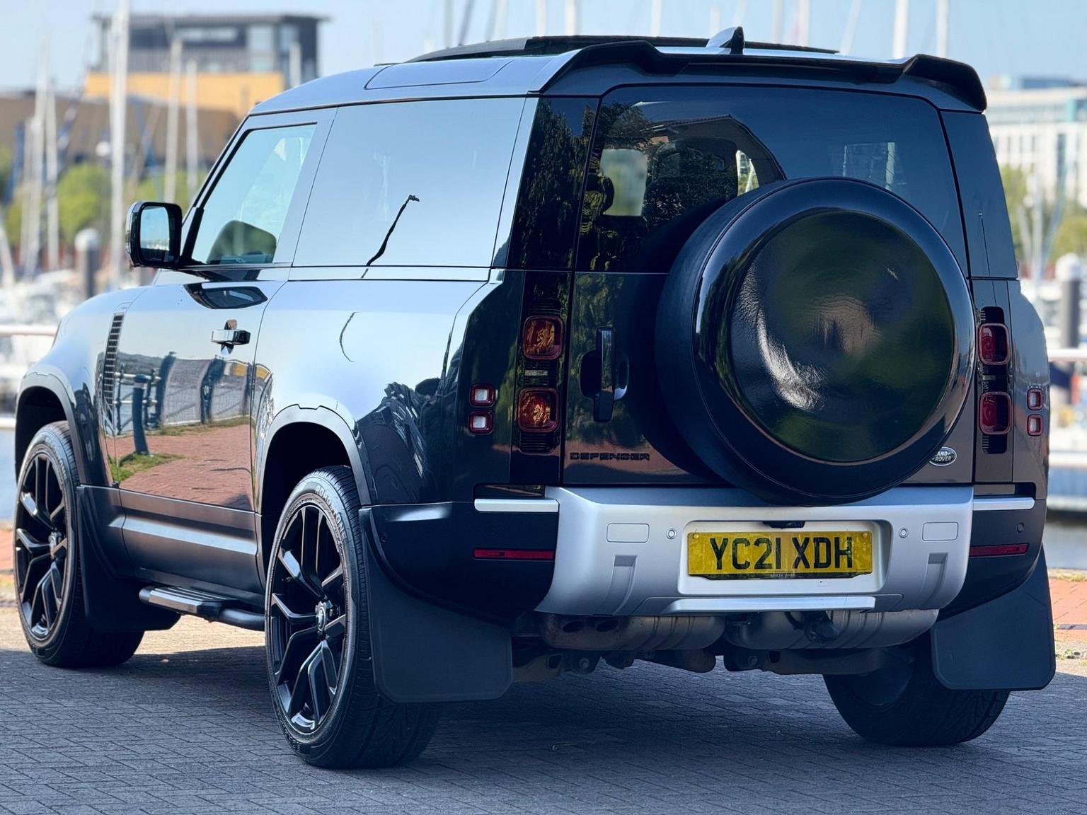 Land Rover 90