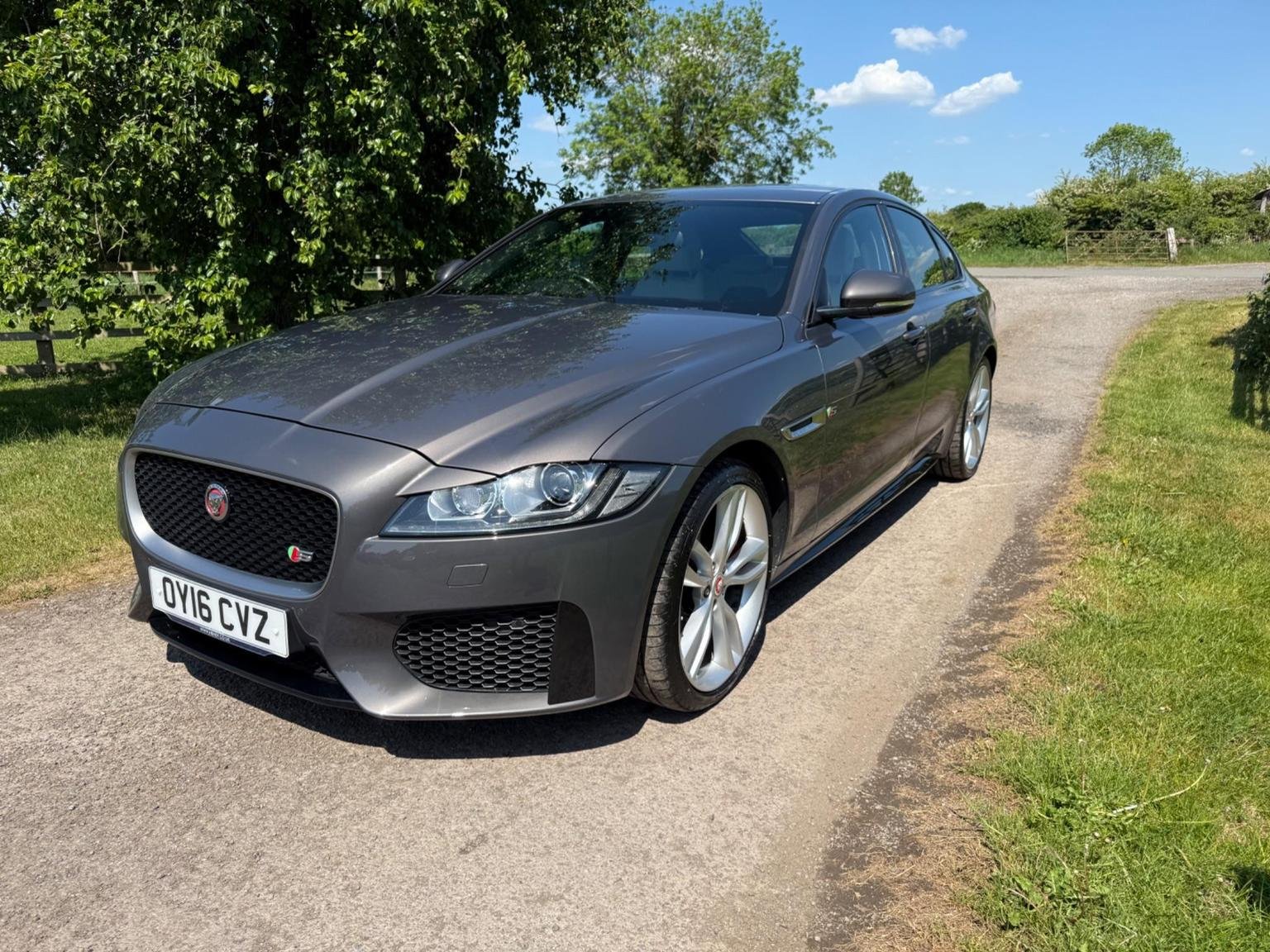 Jaguar XF