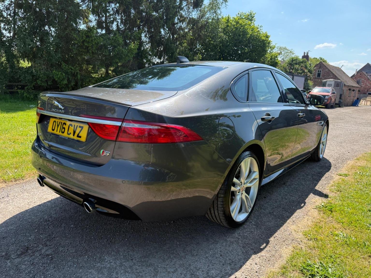 Jaguar XF