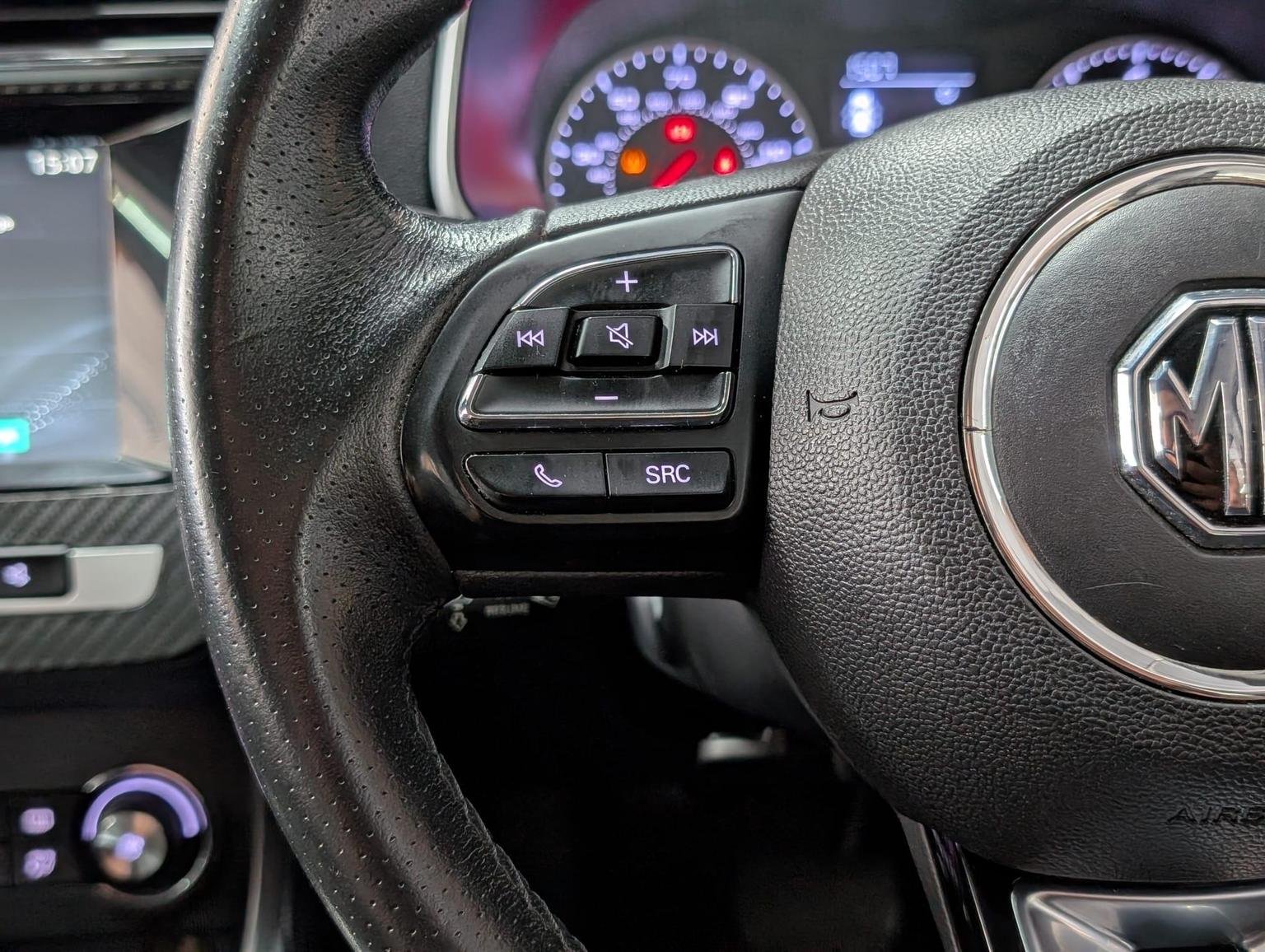 MG ZS