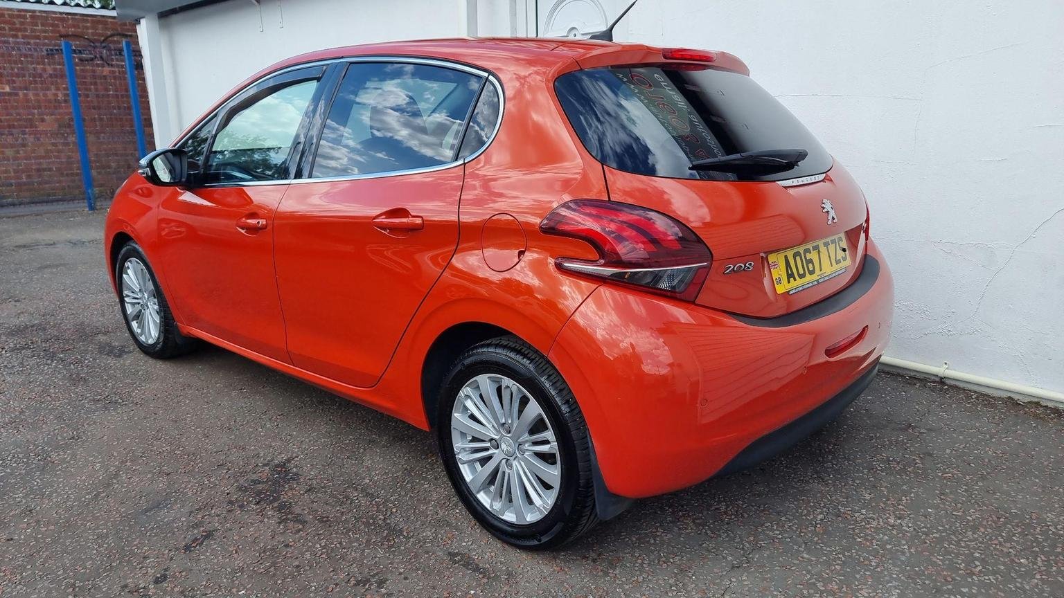 Peugeot 208