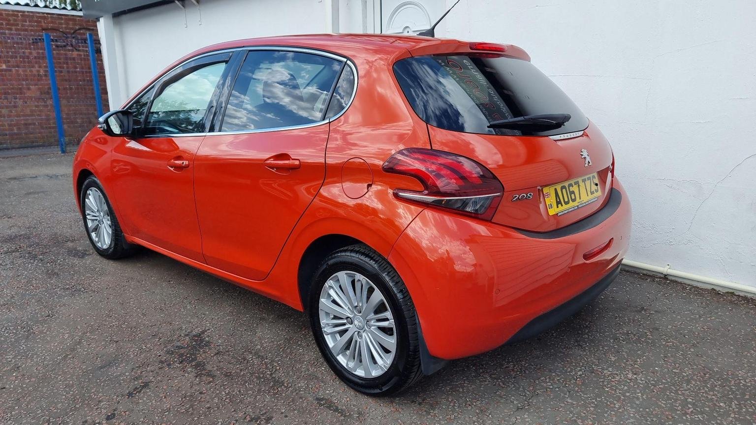 Peugeot 208