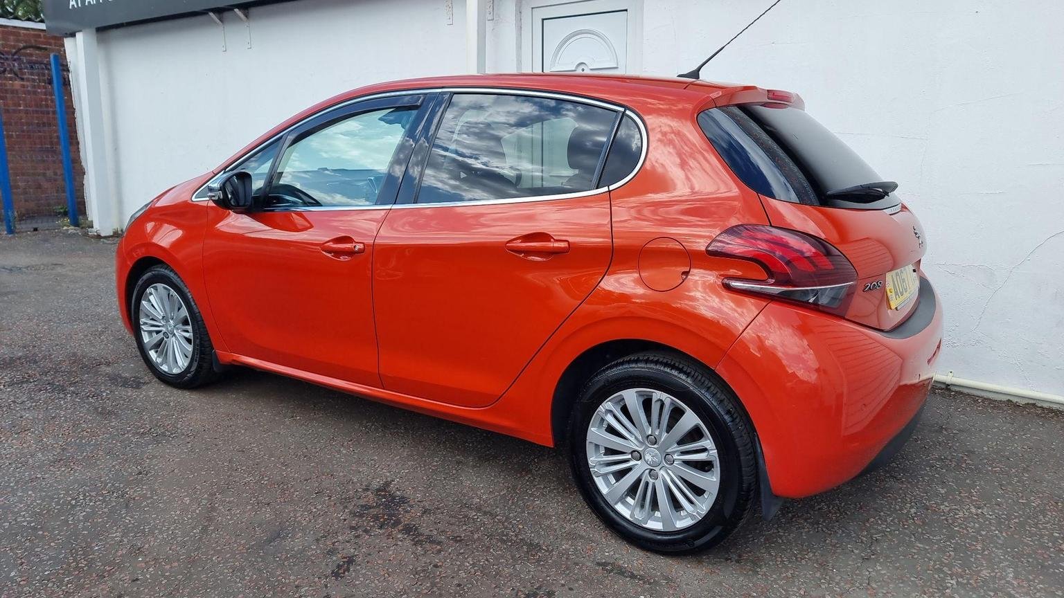 Peugeot 208