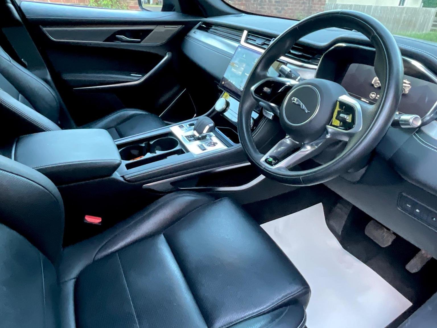 Jaguar F Pace