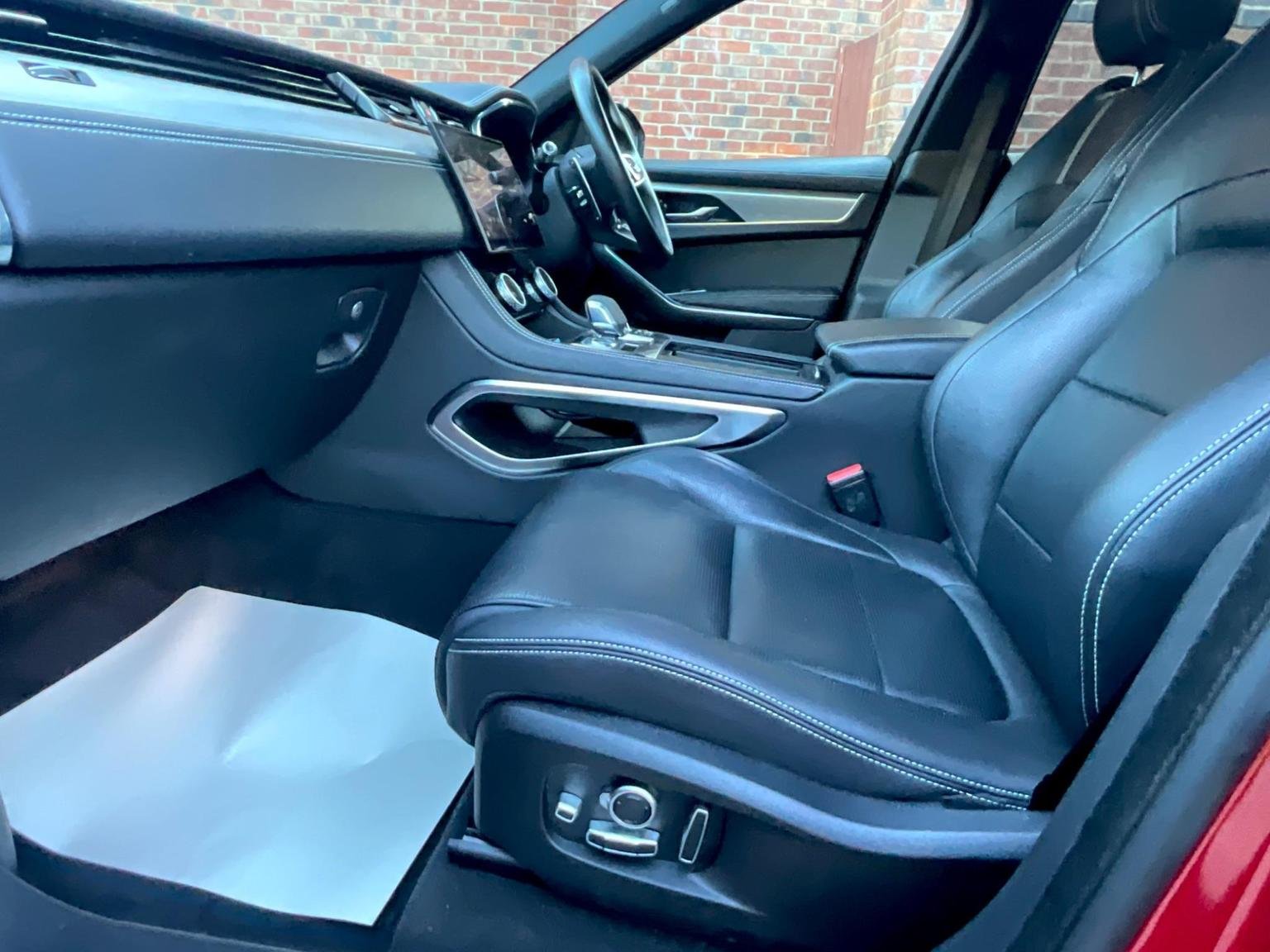 Jaguar F Pace