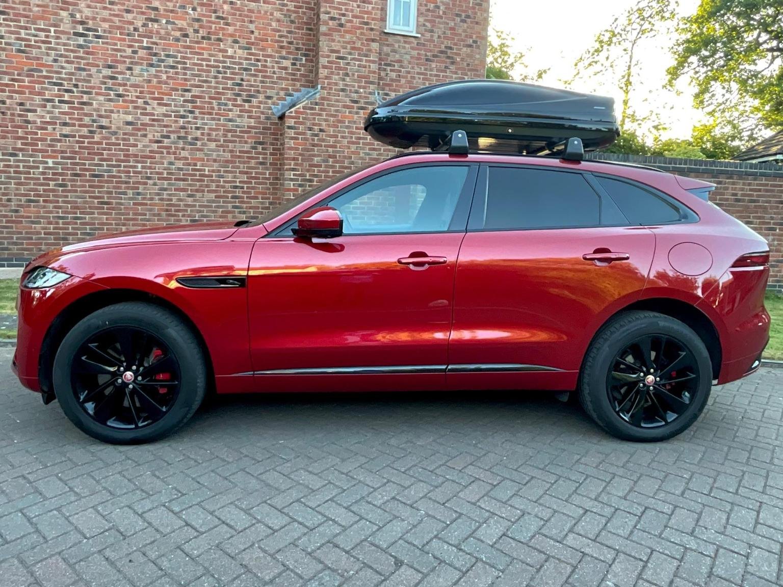 Jaguar F Pace