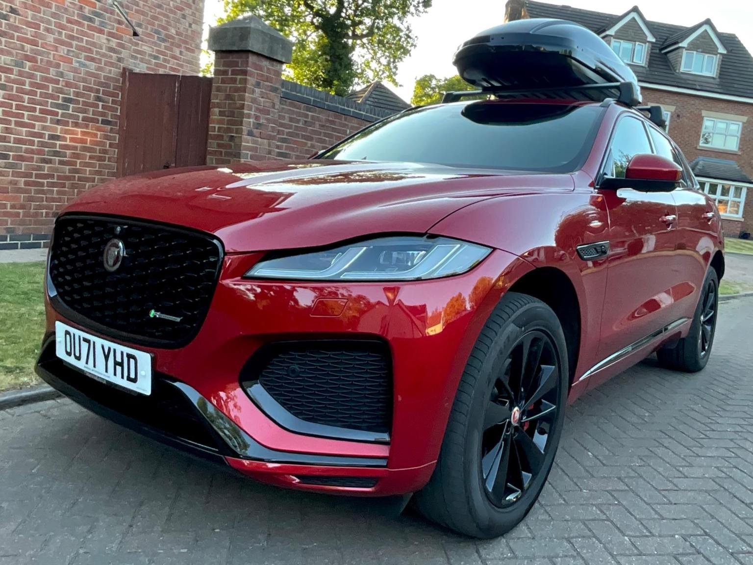 Jaguar F Pace