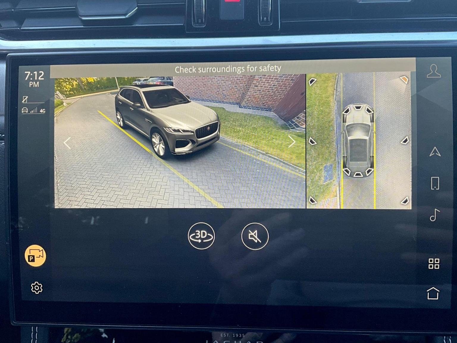 Jaguar F Pace