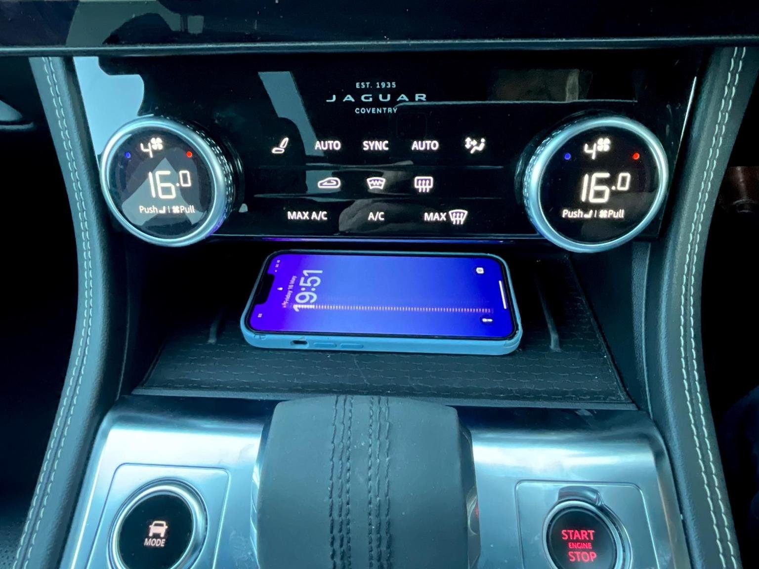 Jaguar F Pace