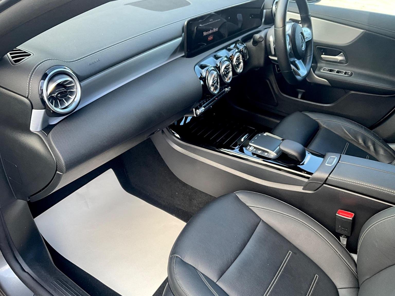 Mercedes Benz CLA