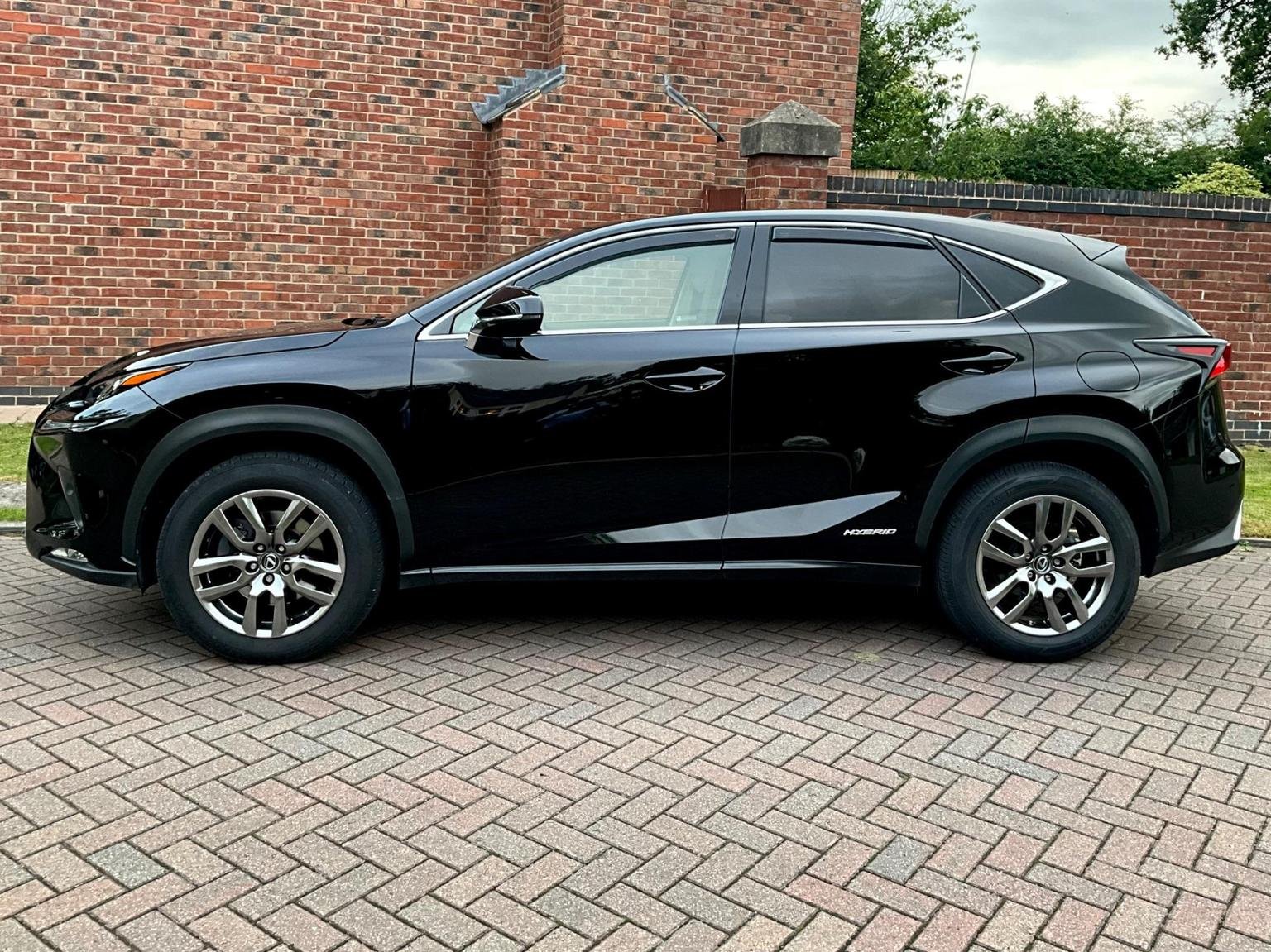 Lexus NX 300h
