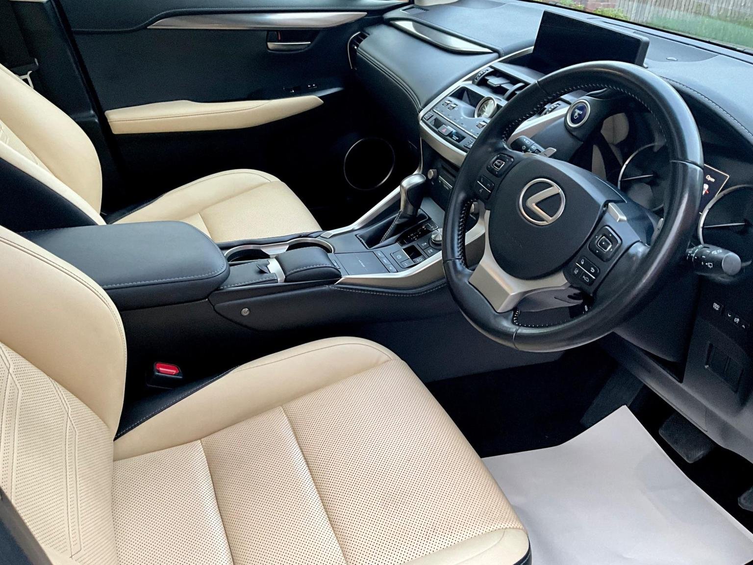 Lexus NX 300h