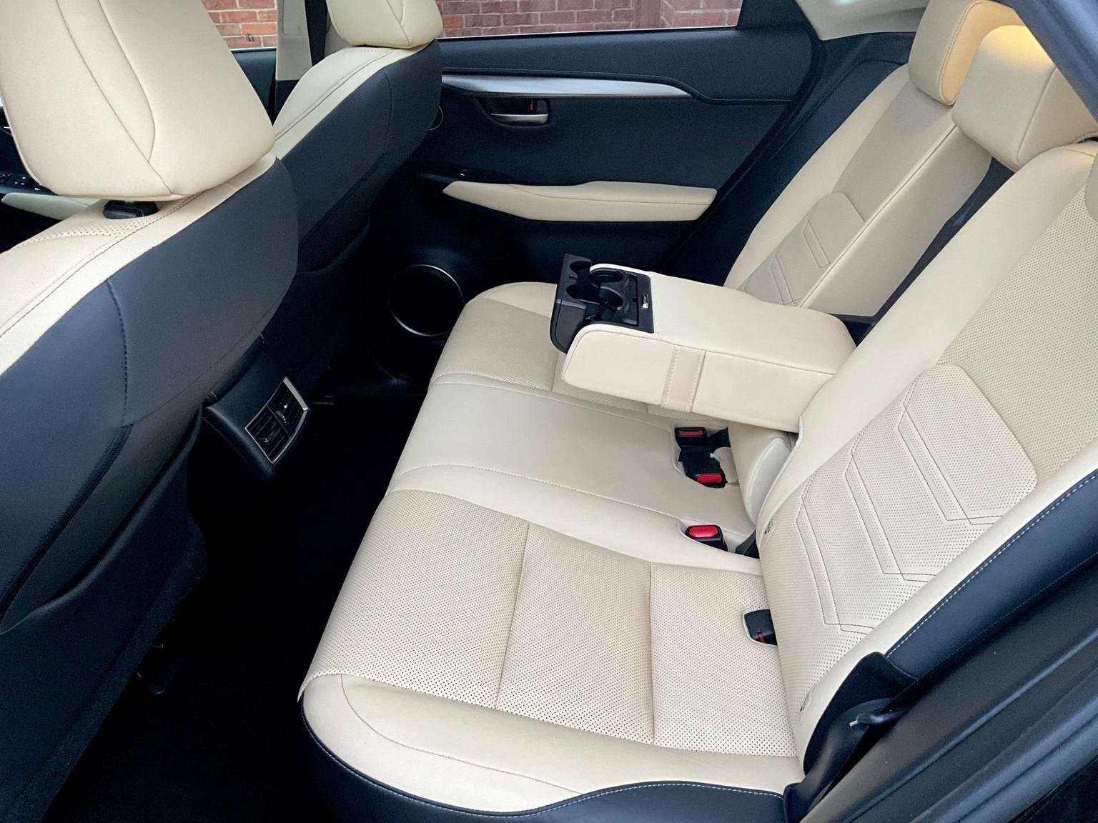 Lexus NX 300h