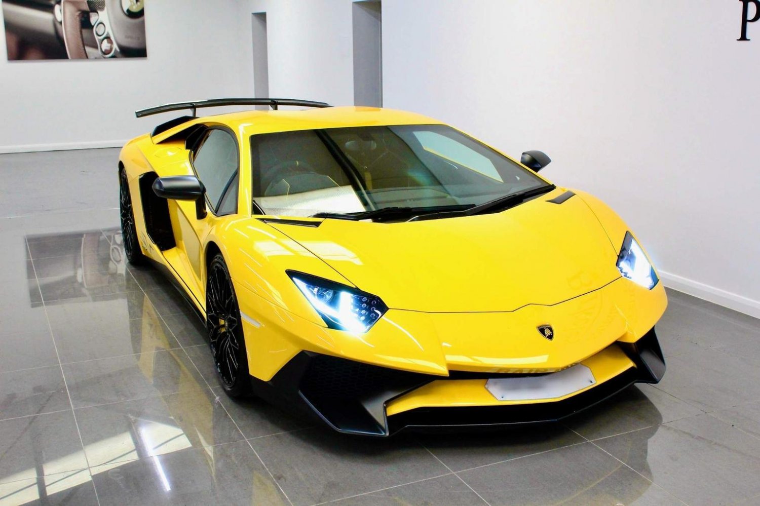 Lamborghini Aventador