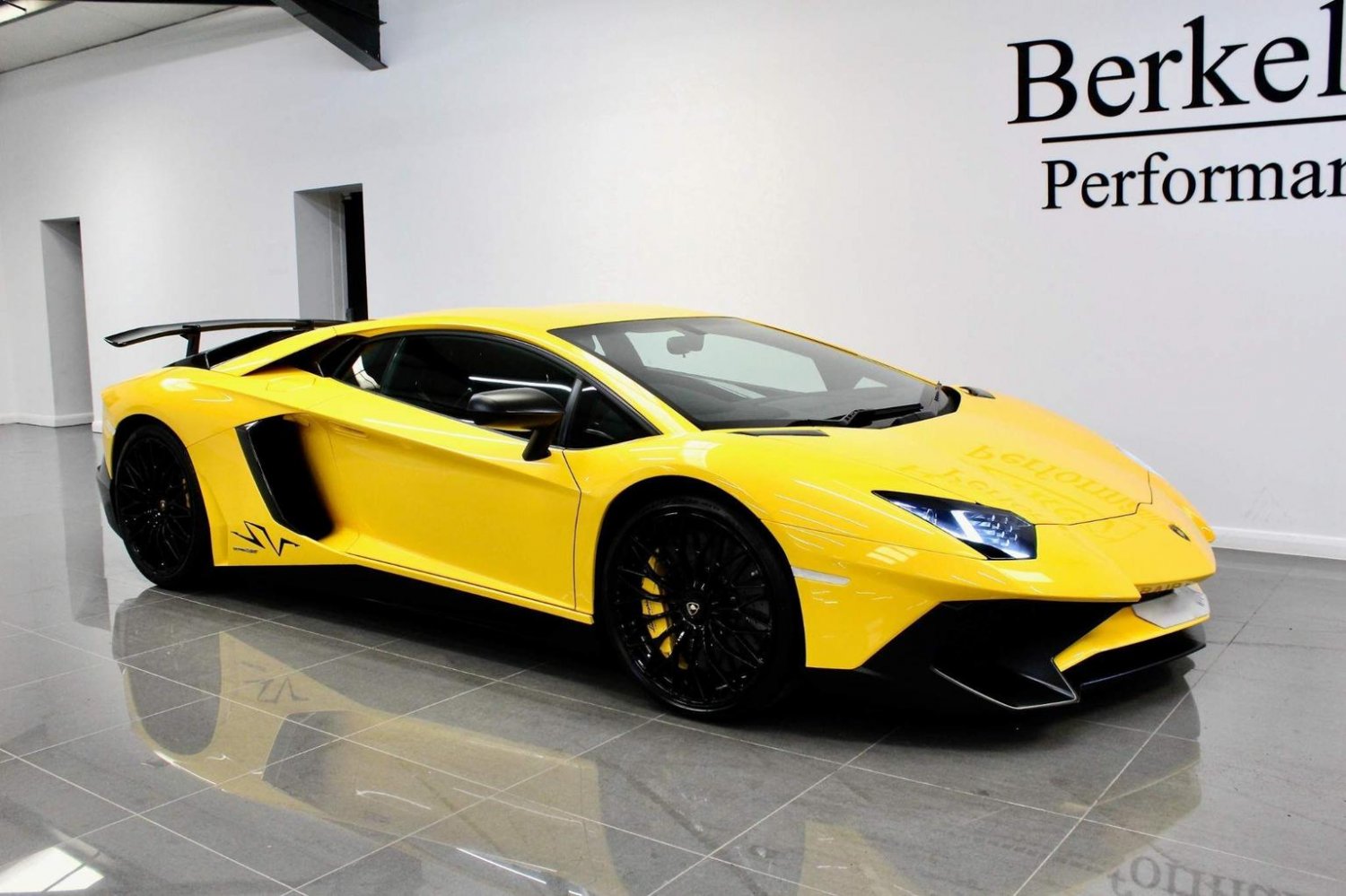 Lamborghini Aventador