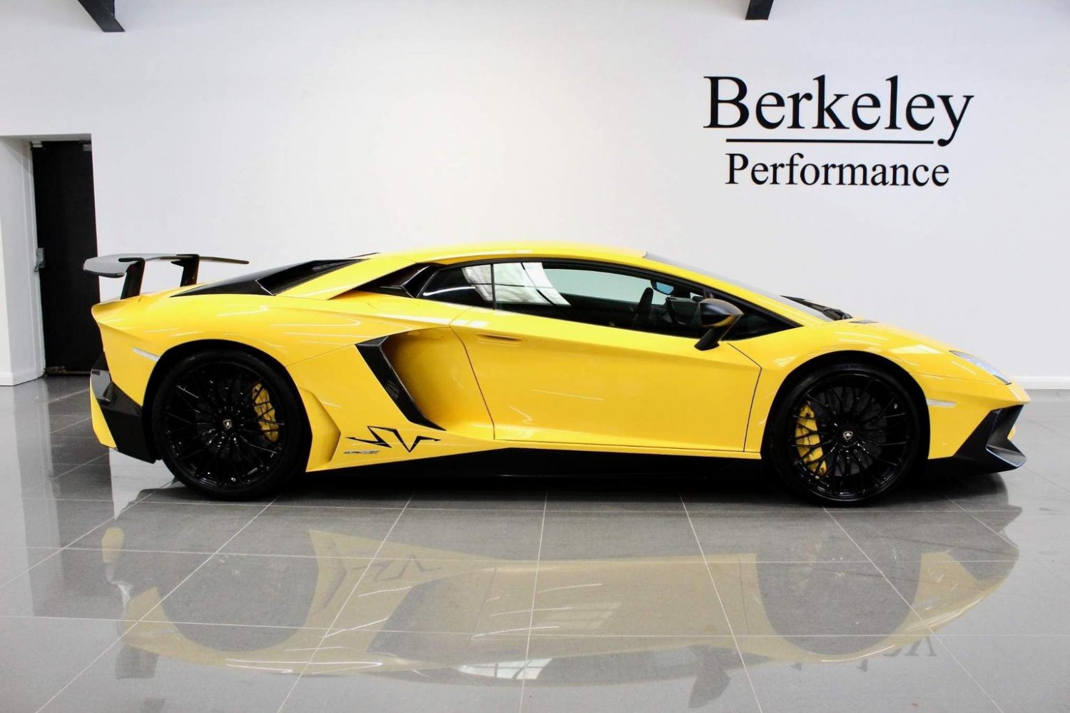 Lamborghini Aventador