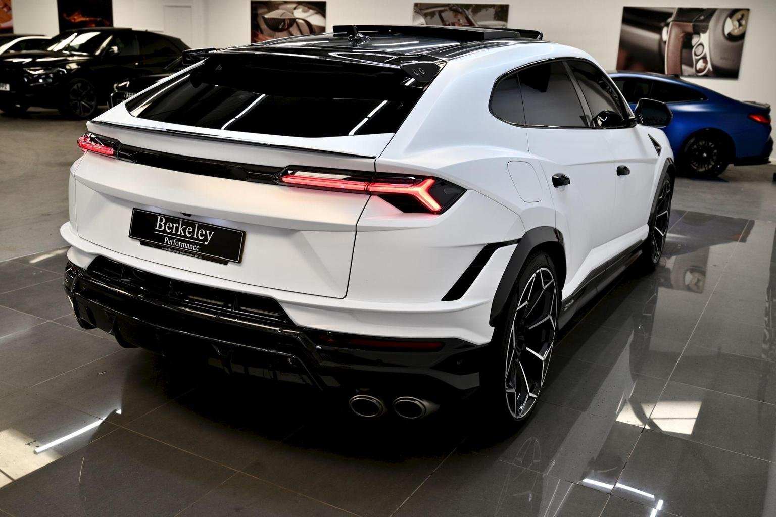Lamborghini URUS