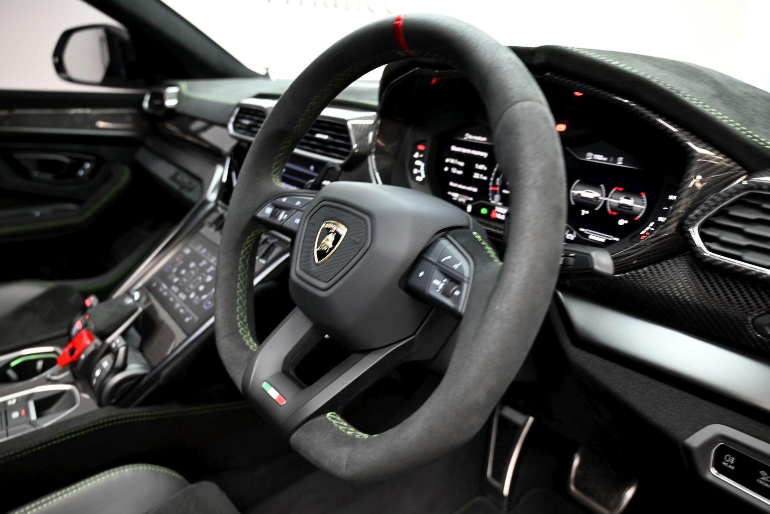 Lamborghini URUS
