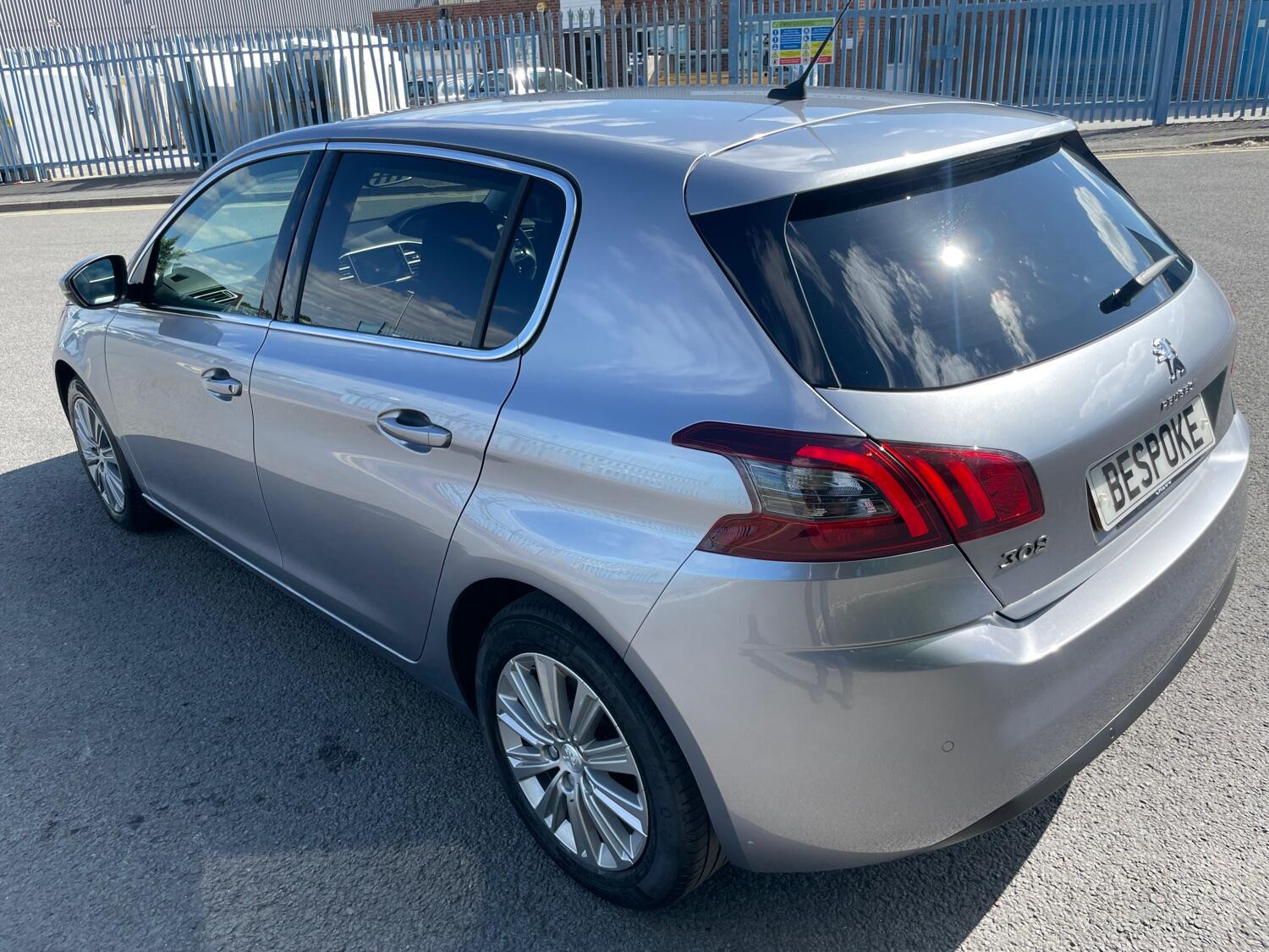 Peugeot 308