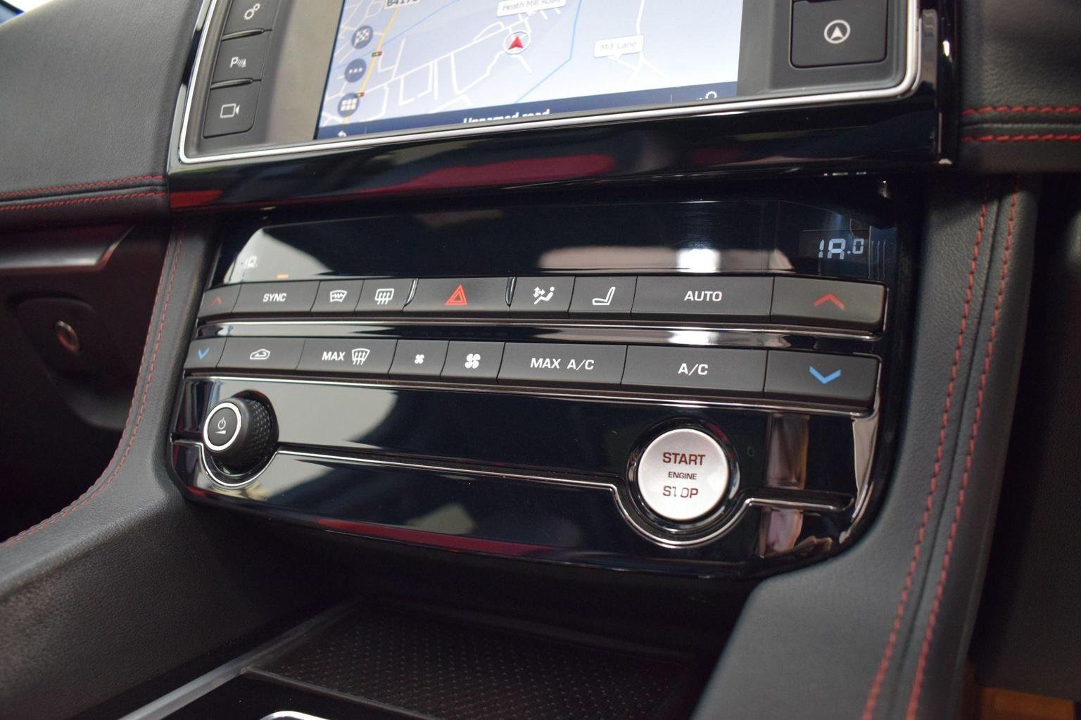 Jaguar F Pace