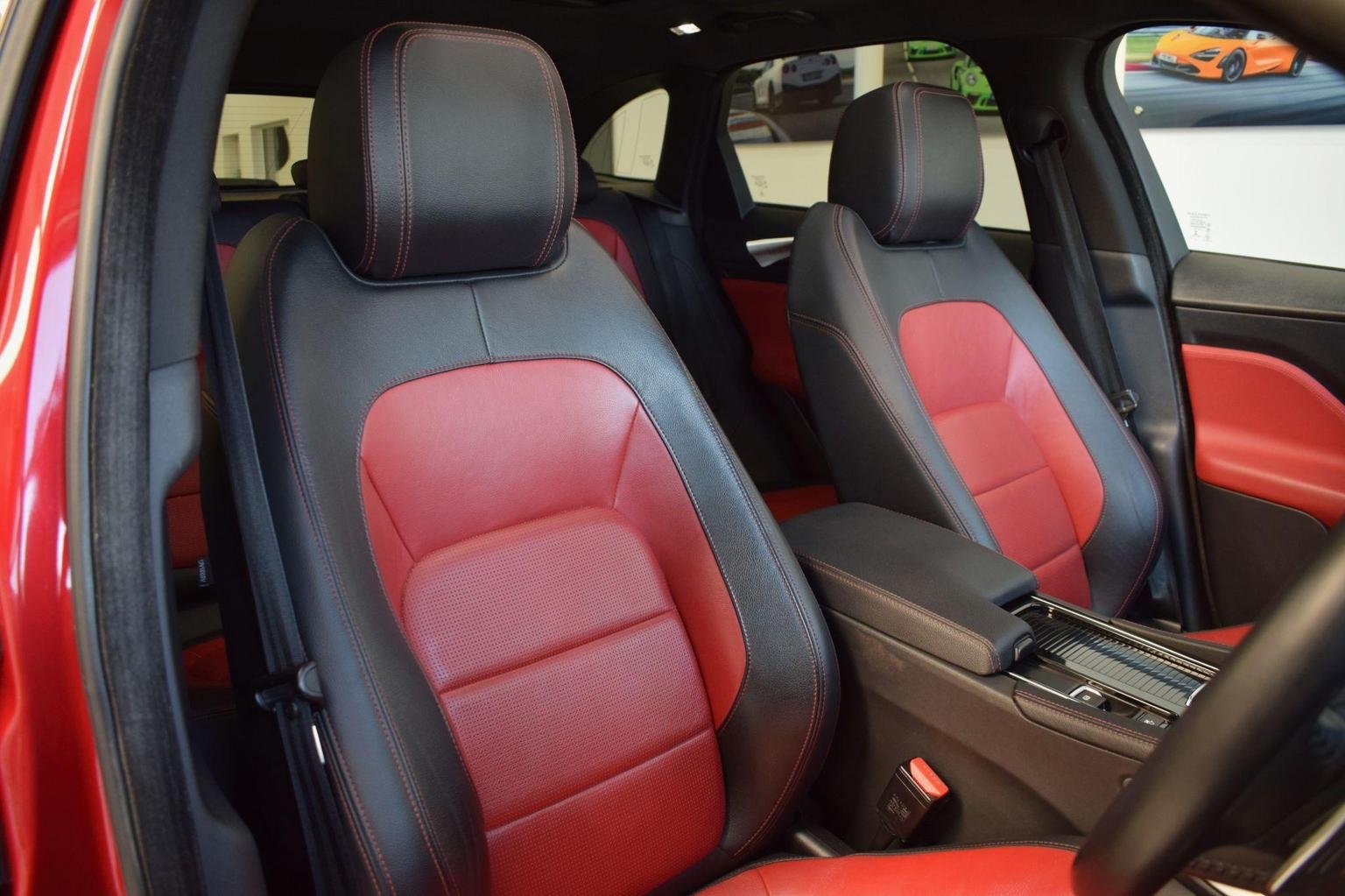 Jaguar F Pace