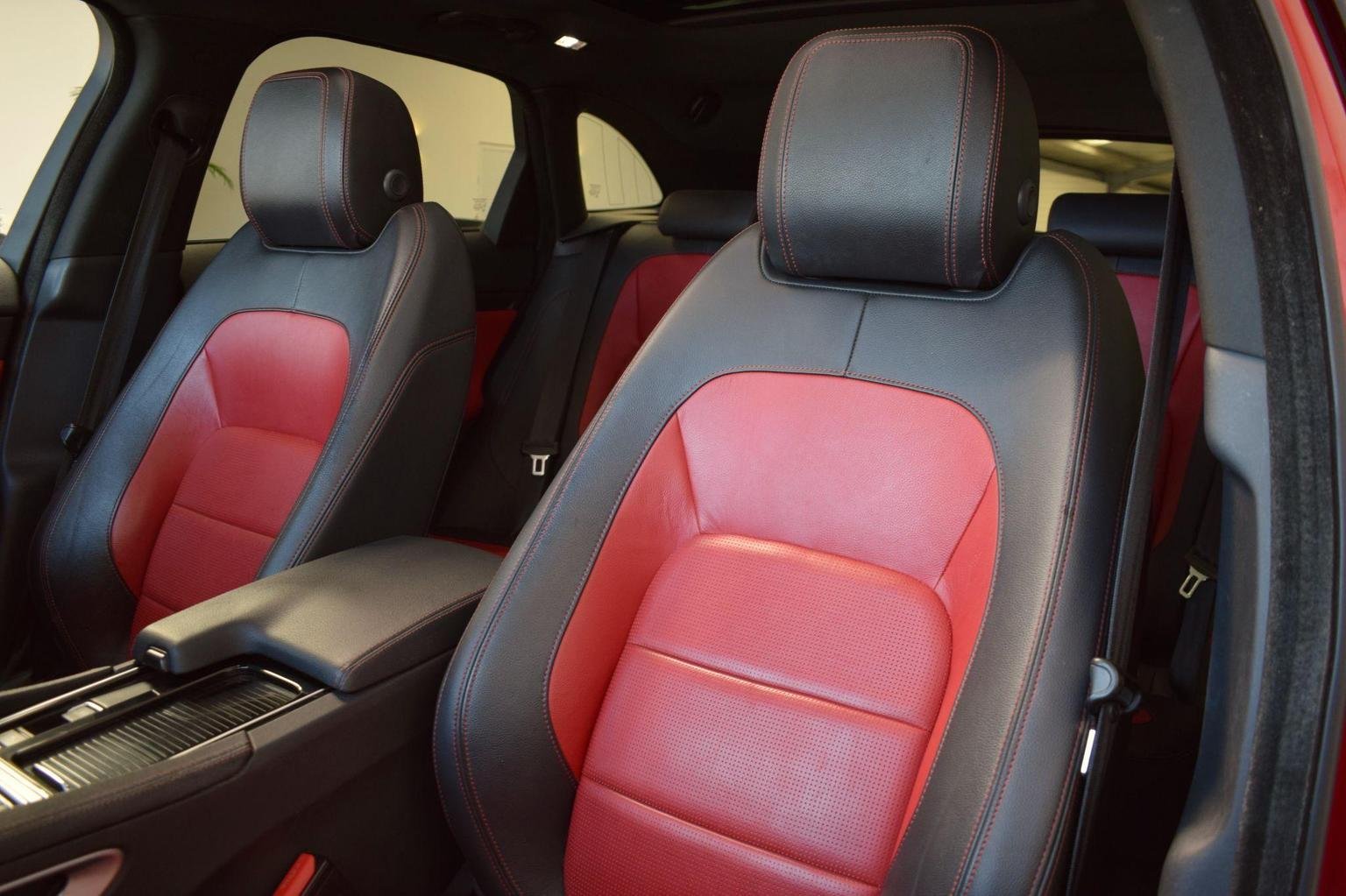 Jaguar F Pace