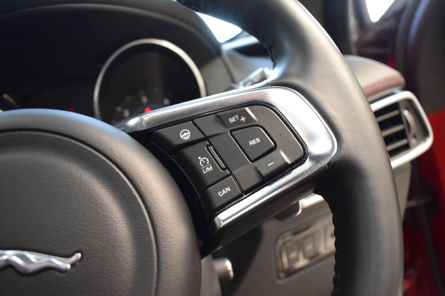 Jaguar F Pace