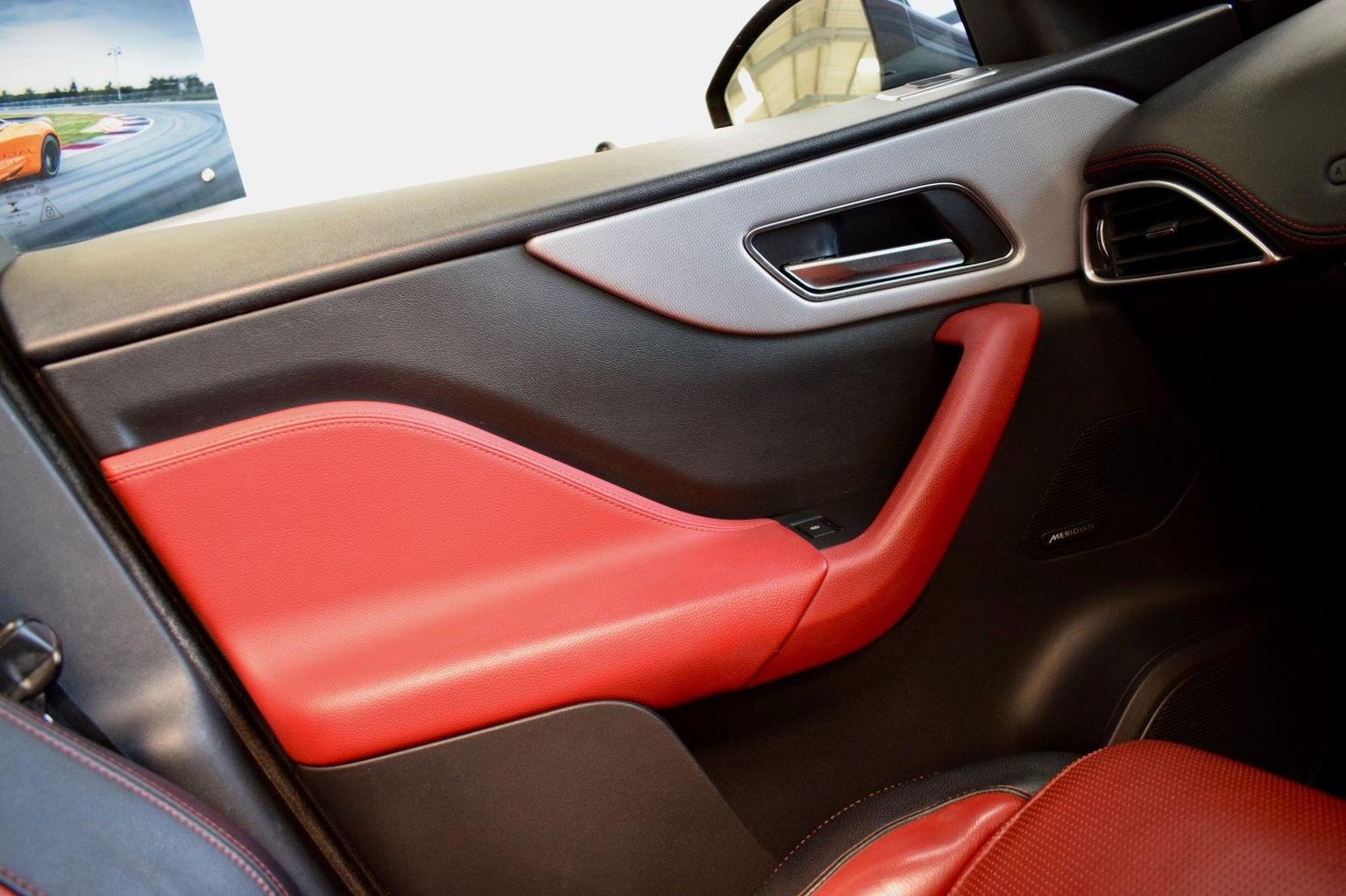 Jaguar F Pace