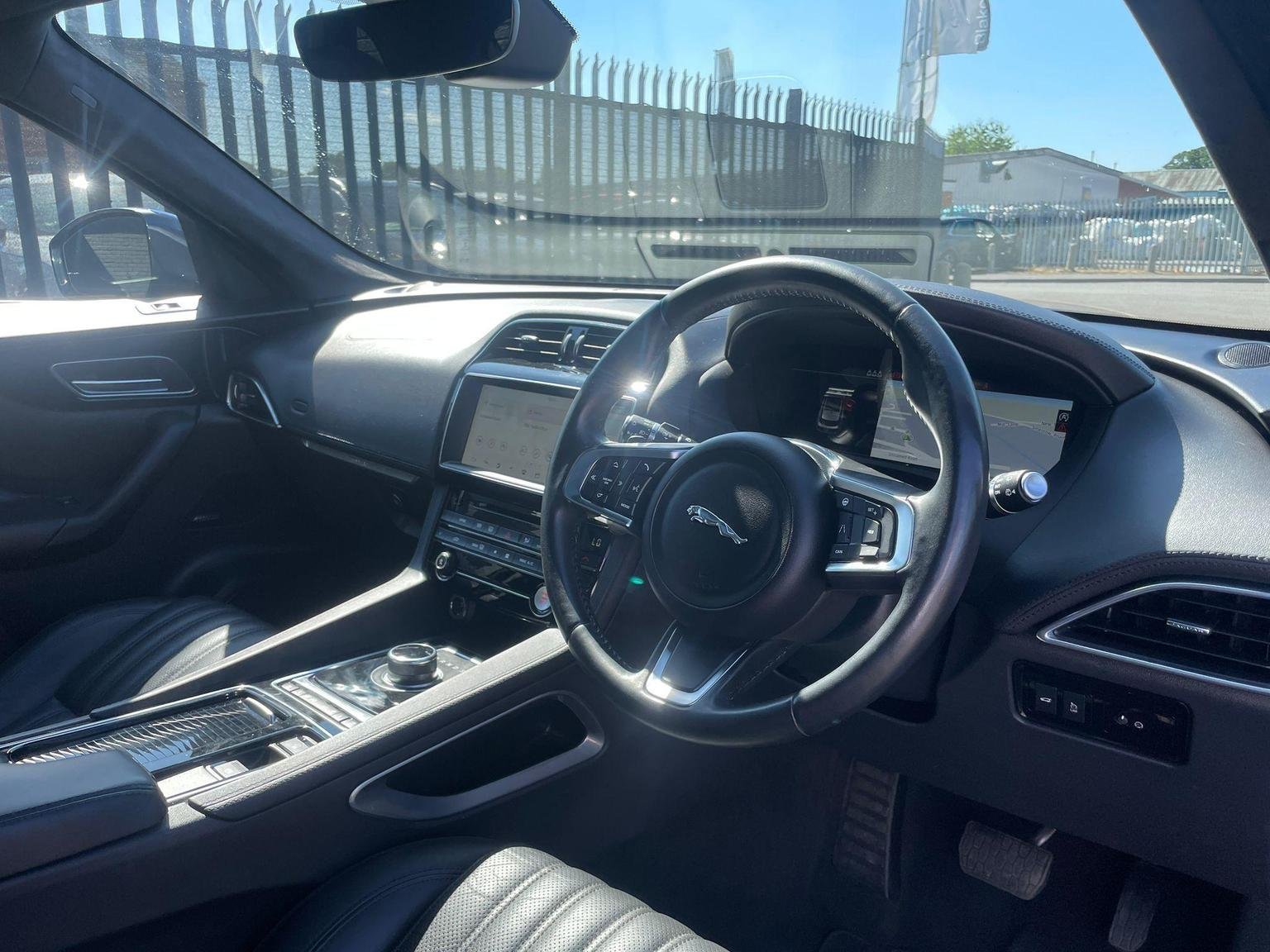 Jaguar F Pace