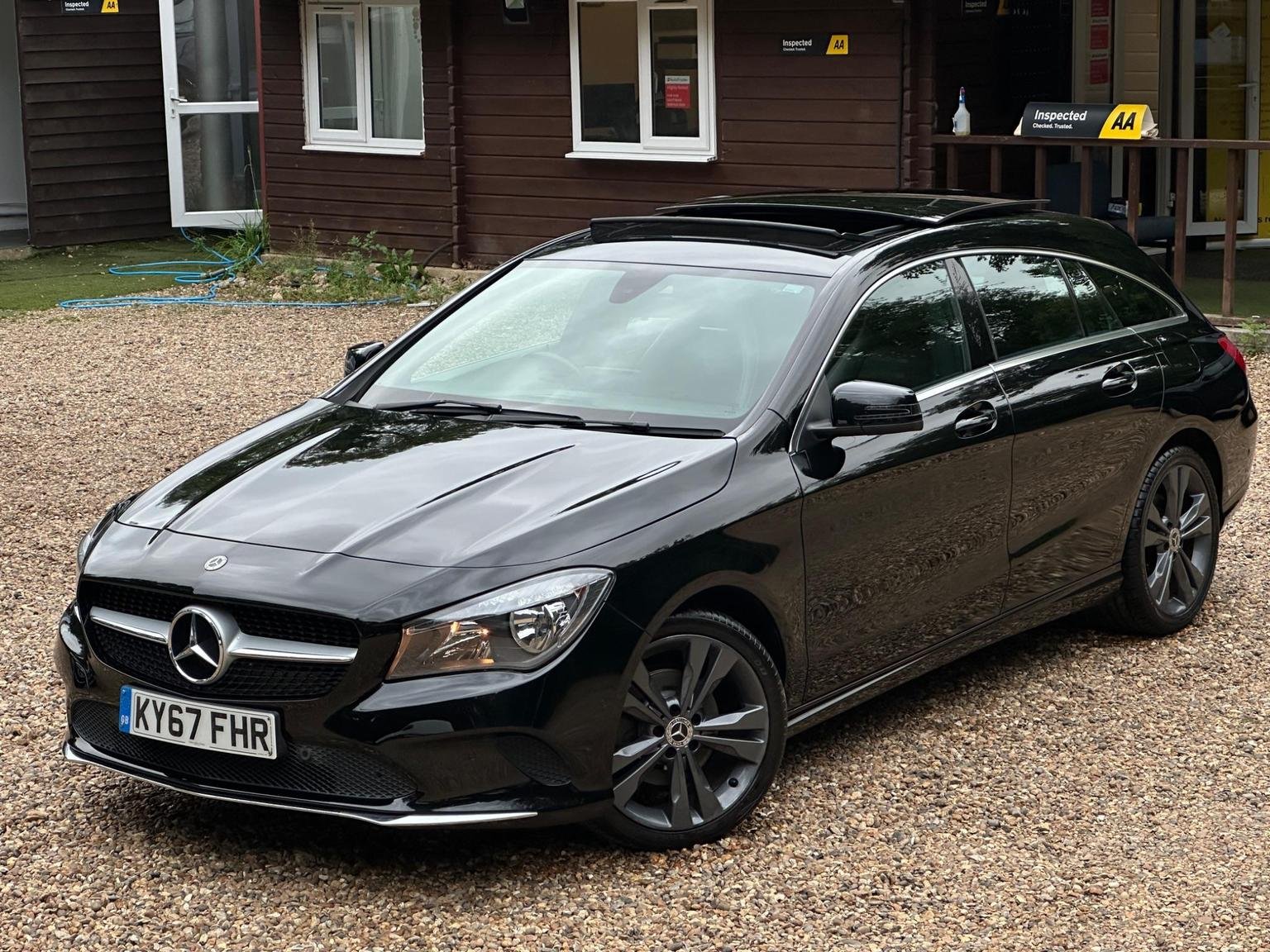 Mercedes Benz CLA
