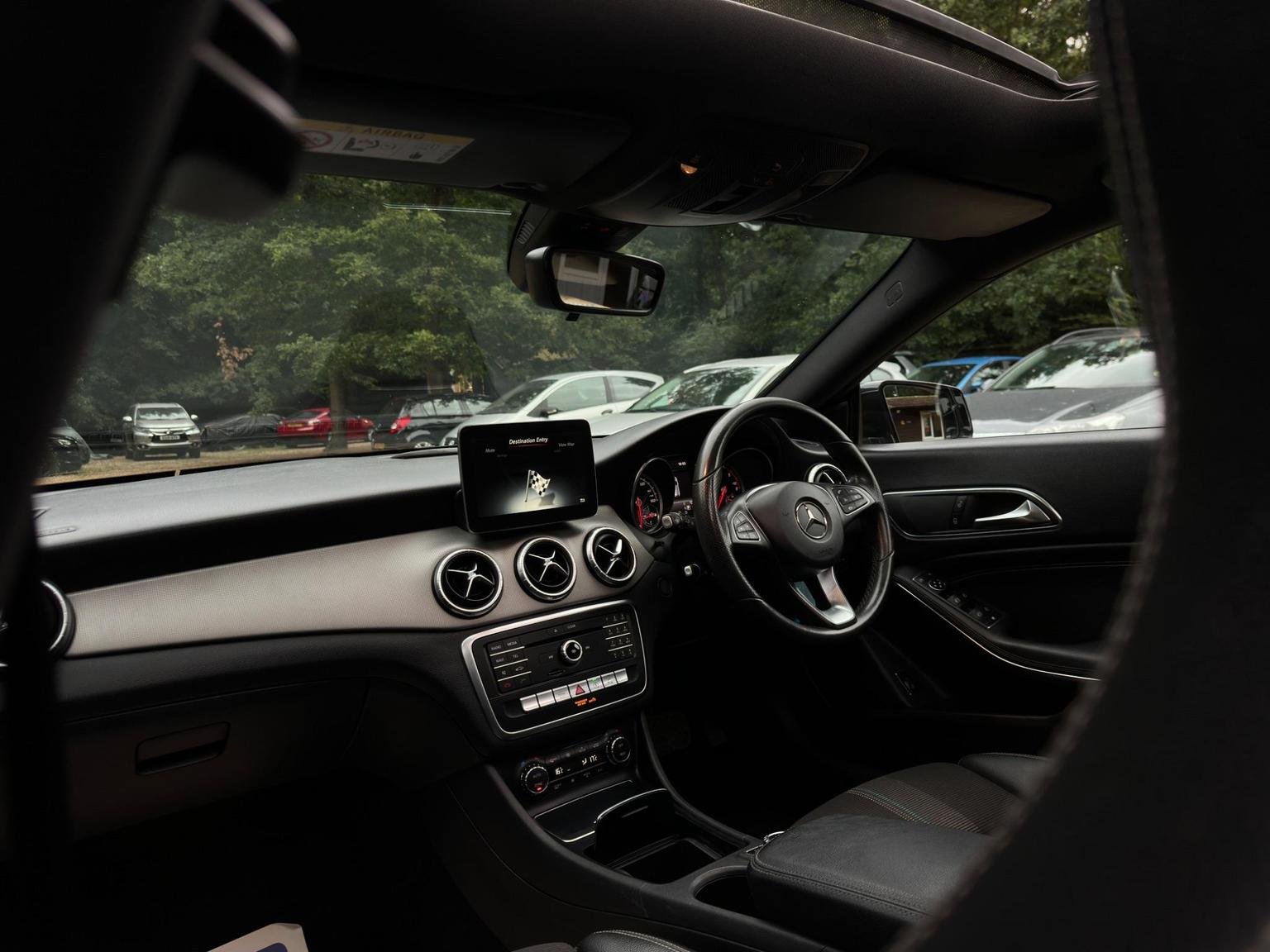 Mercedes Benz CLA