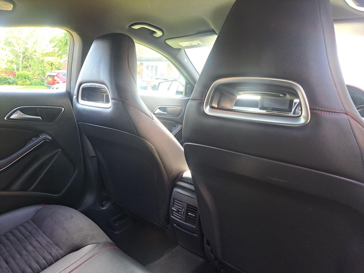 Mercedes Benz CLA