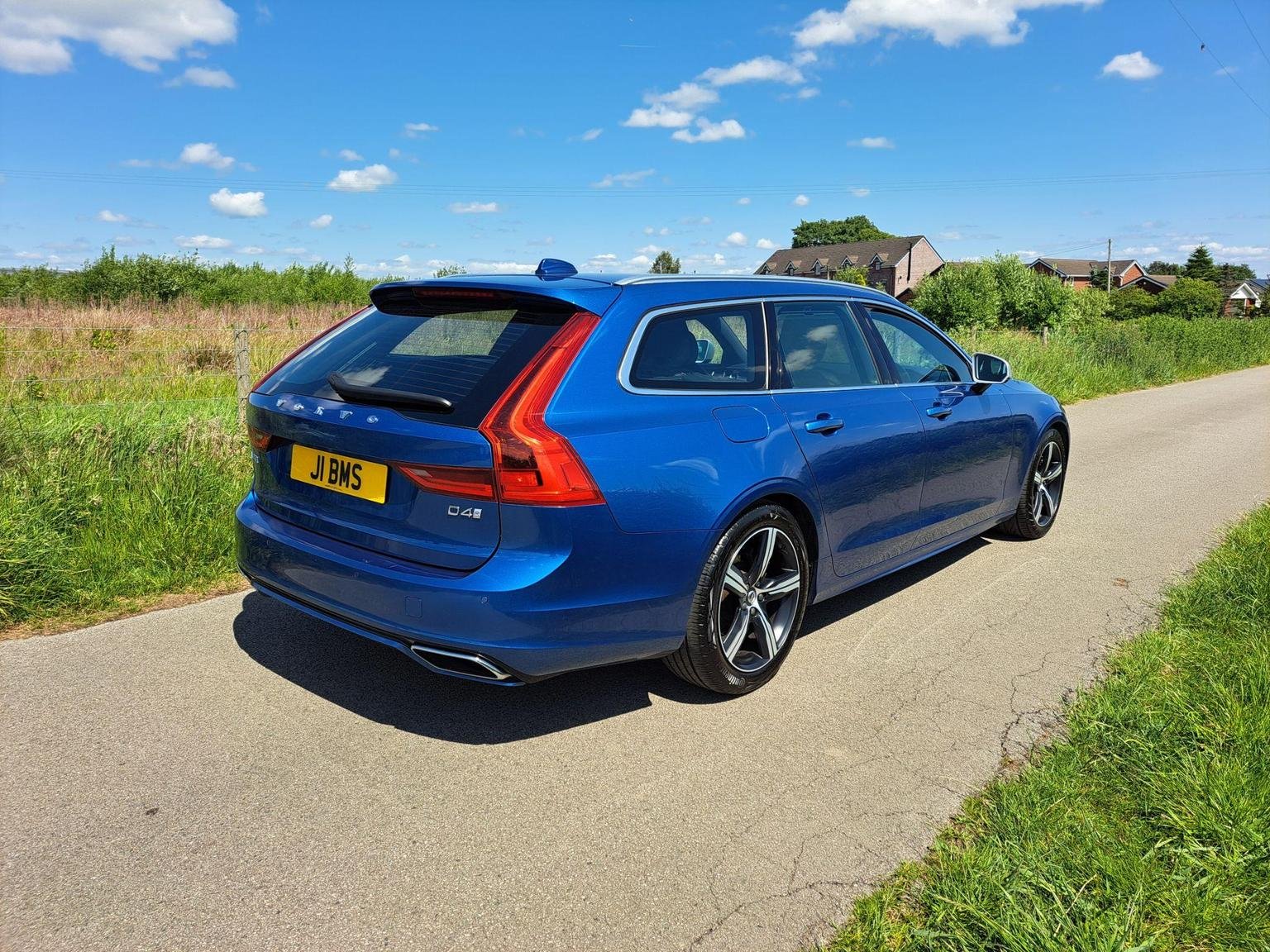 Volvo V90