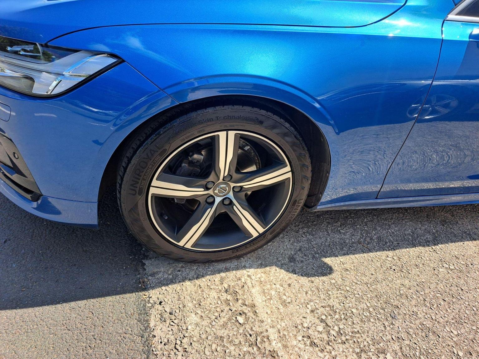 Volvo V90